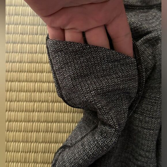 Like new Lululemon Speed Up High Rise HR size 4 pockets full length - Picture 3 of 7